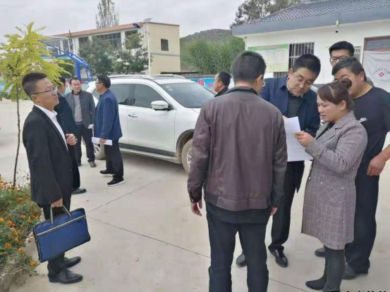 平?jīng)鲢垂鹃_(kāi)展“踐行初心使命，助推脫貧攻堅”主題黨日活動(dòng)(圖3)