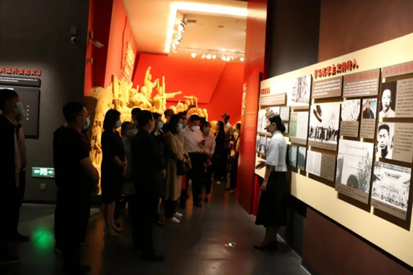 平?jīng)鲢垂军h委組織各支部開(kāi)展“重溫歷史、砥礪前行”(圖2)
