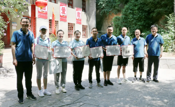 增強團隊合力 展示泓源風(fēng)采 ——泓源公司開(kāi)展登山比賽活動(dòng)(圖9)